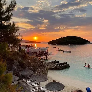 https://house-moonlight.albaniahotels.org